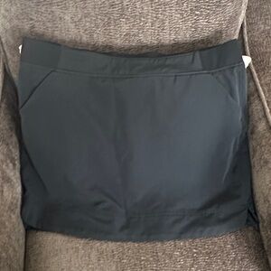 32 Degrees Women's Dark Green Skort